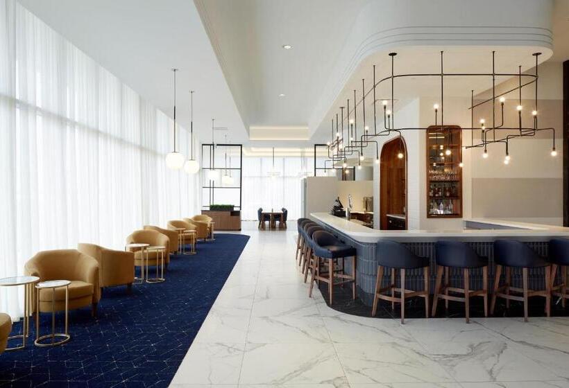 هتل Courtyard By Marriott Montreal Midtown