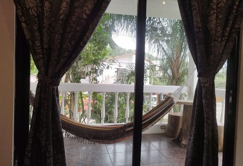 پانسیون Palmendros Hosteria