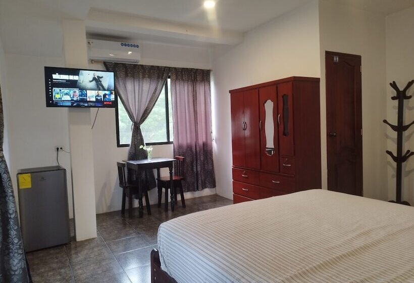 پانسیون Palmendros Hosteria