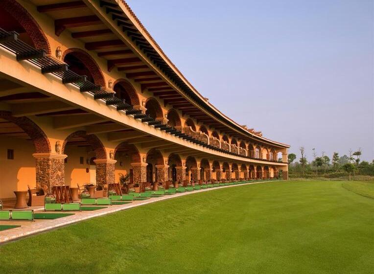 Sheraton Qingyuan Lion Lake Resort