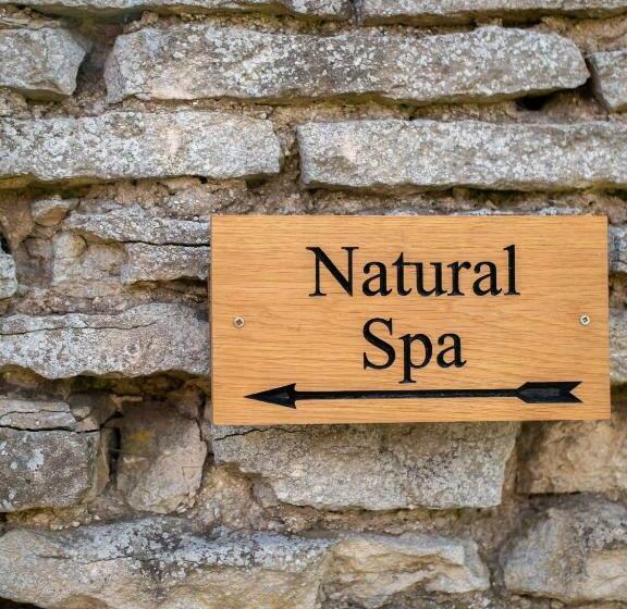 ベッドアンドブレックファースト Sawcliffe Manor Country House With Spa, Free Parking, Catering, Self Checkin, Farmstay