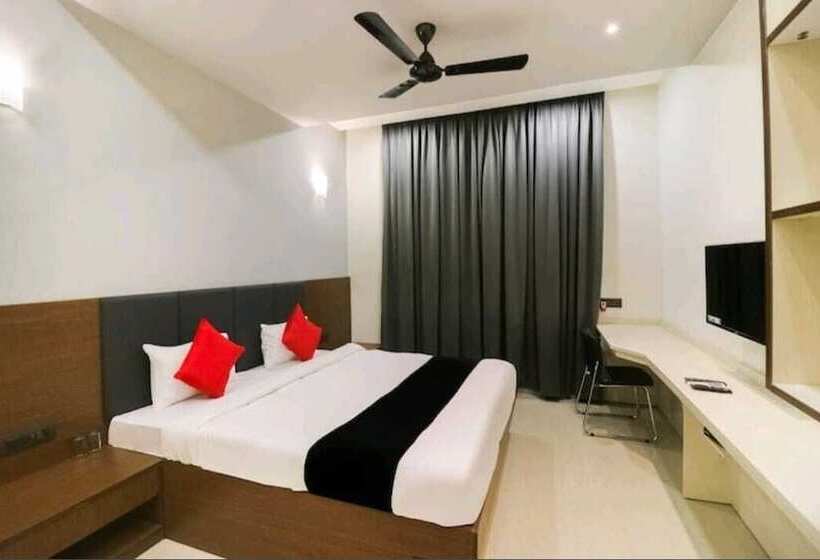 فندق Nikhil Regency