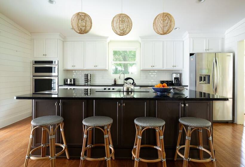 Jessamine By Avantstay Picture Perfect Home W Stunning Backyard