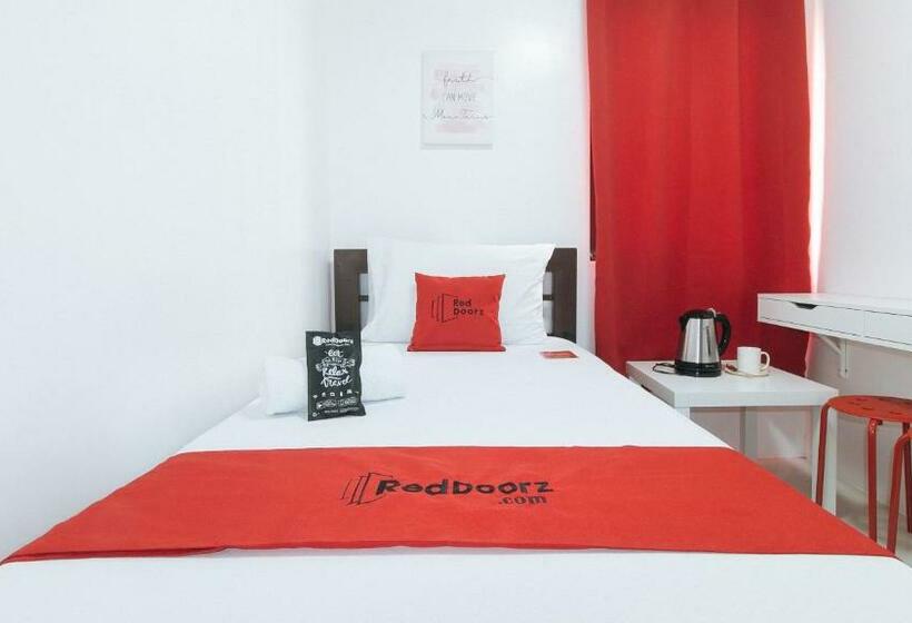 فندق Reddoorz Near Ust Sampaloc Manila