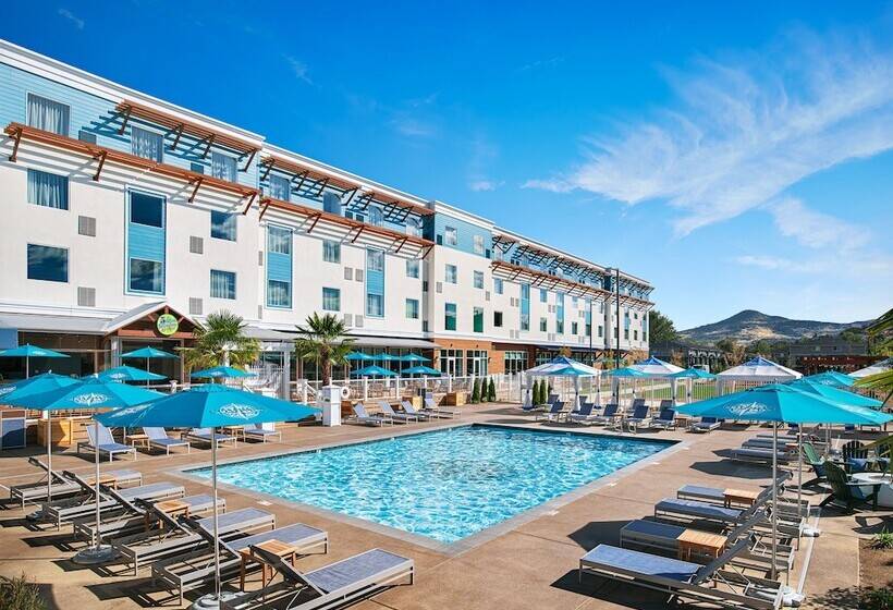 هتل Compass By Margaritaville Medford