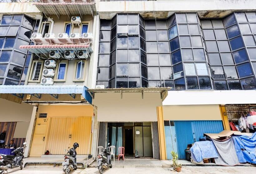 هتل Oyo 91423 Ringin Pitu 1 Syariah