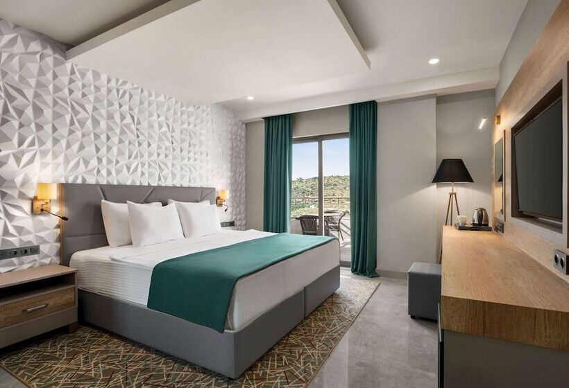 هتل Ramada Resort By Wyndham Kizkalesi