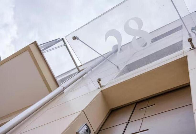 פנסיון Poste Rooms 28