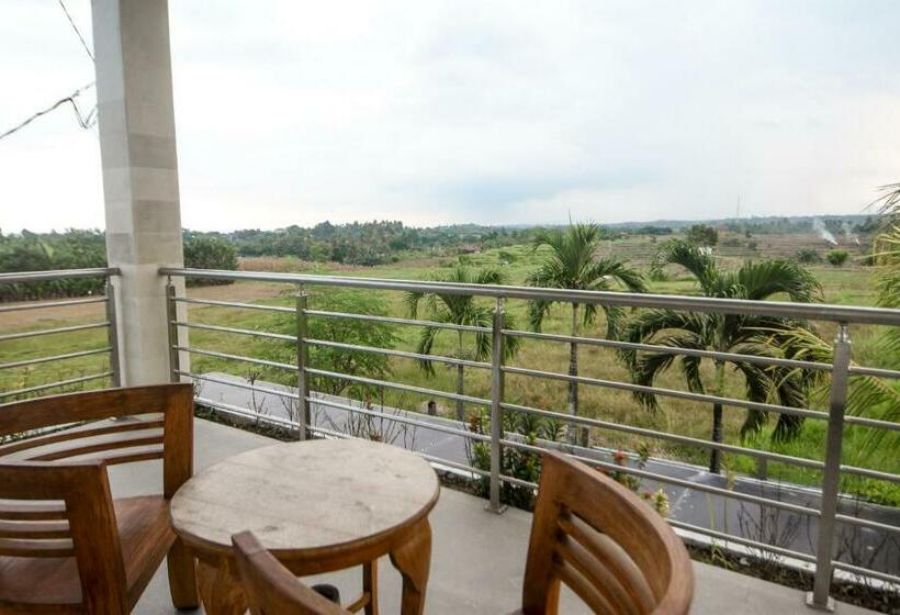 Bed and Breakfast Three Palms Surf & Stay Medewi