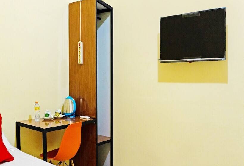 هتل Spot On 91402 Home 59 Tegal Danas