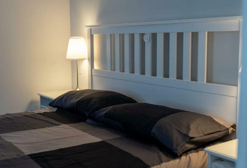 تختخواب و صبحانه Suite184