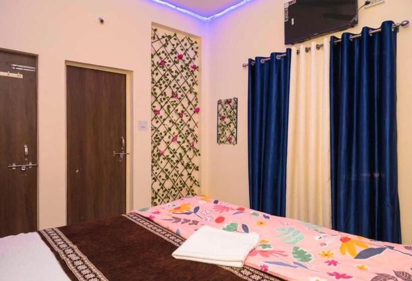 O Pop Hotel Blue Star