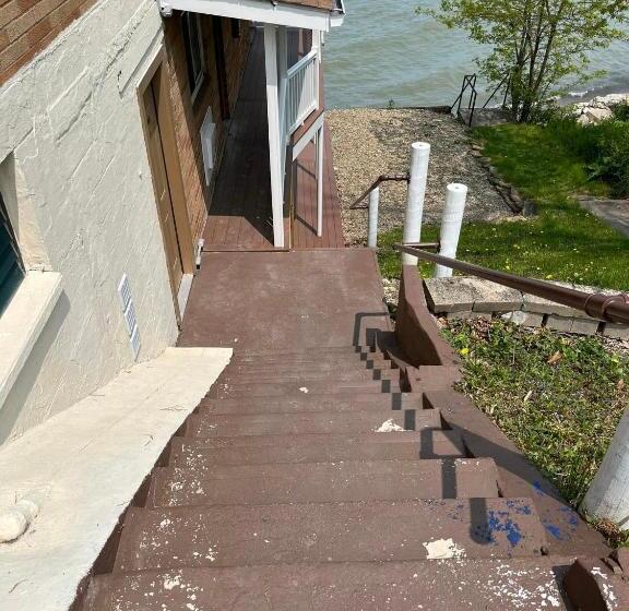 Pete S Lakefront Motel, Llc