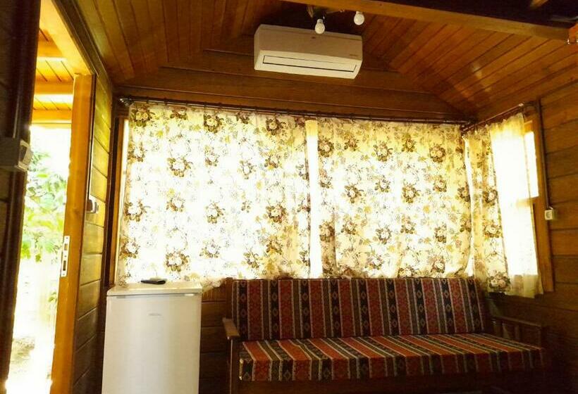 تختخواب و صبحانه Endemik Bungalov