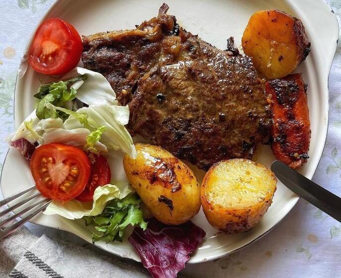 تختخواب و صبحانه Anita