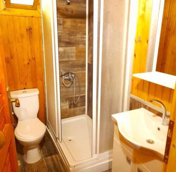 تختخواب و صبحانه Endemik Bungalov