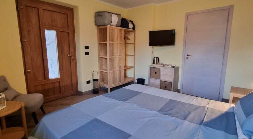 민박 Lo Noyer Et Les Roses