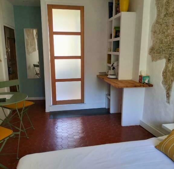 مبيت وإفطار Chambre D Hôtes Les Tomettes