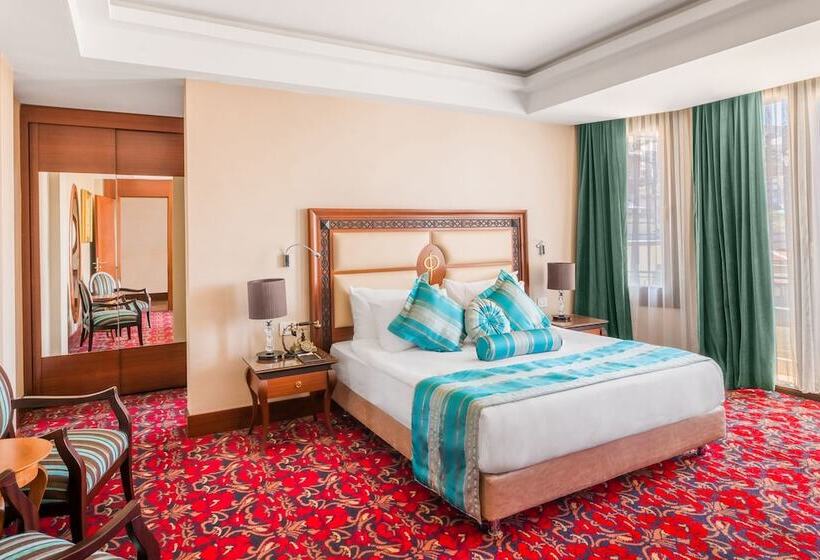 هتل Atatürk Palas Thermal Spa & Convention Center