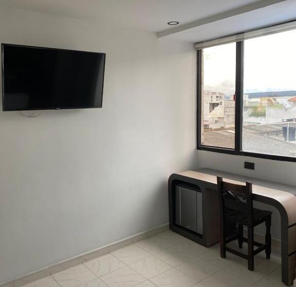 هتل Plaza Real Ocaña