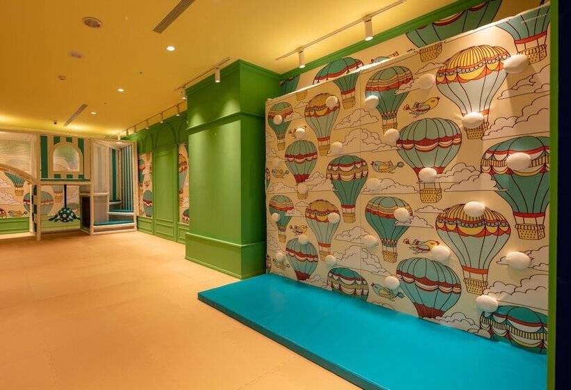 Roaders Plus Hotel   Theme