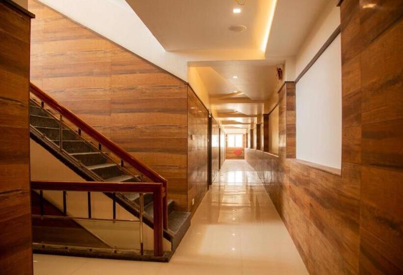 호텔 Sri Balaji Grand