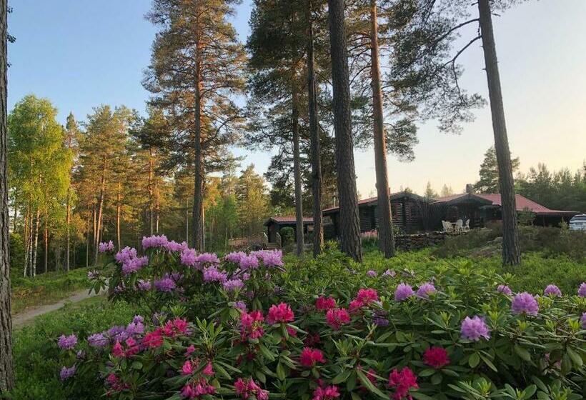 پانسیون Timber Cottages With Jacuzzi And Sauna Near Lake Vänern