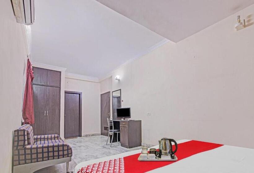 فندق O Oxy Safari Residency