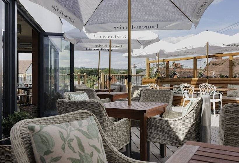 בית מלון כפרי The George & Dragon