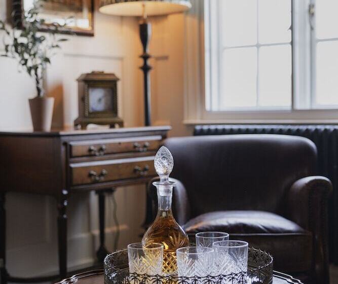 בית מלון כפרי The George & Dragon