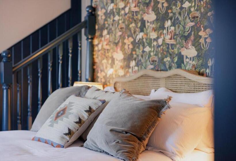 בית מלון כפרי The George & Dragon