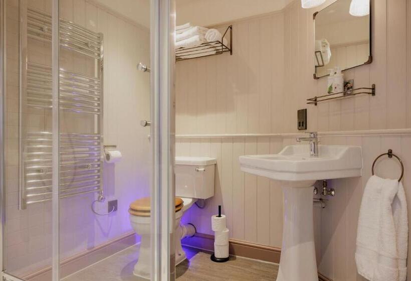 בית מלון כפרי The George & Dragon