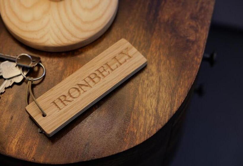 בית מלון כפרי The George & Dragon