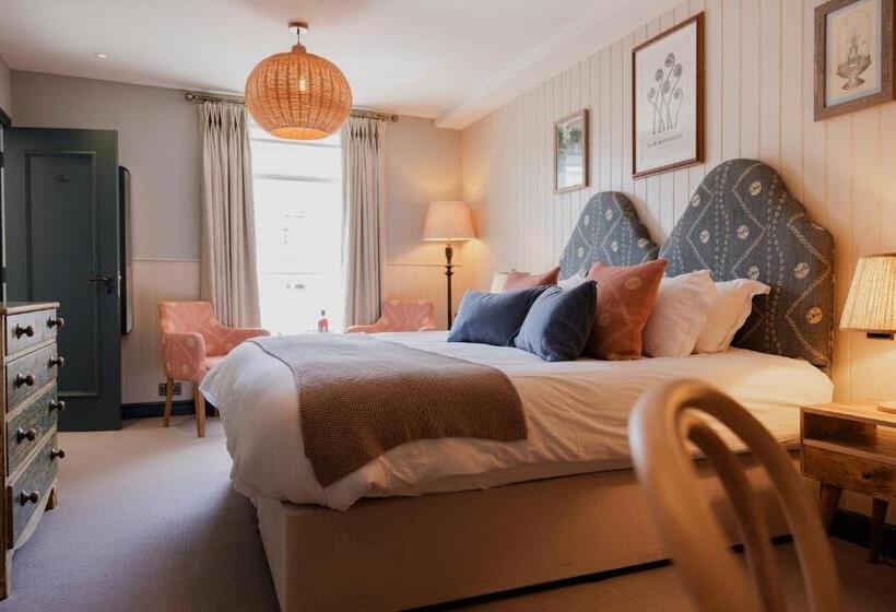 בית מלון כפרי The George & Dragon