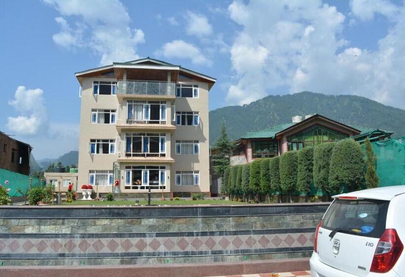 호텔 Royale Comfort