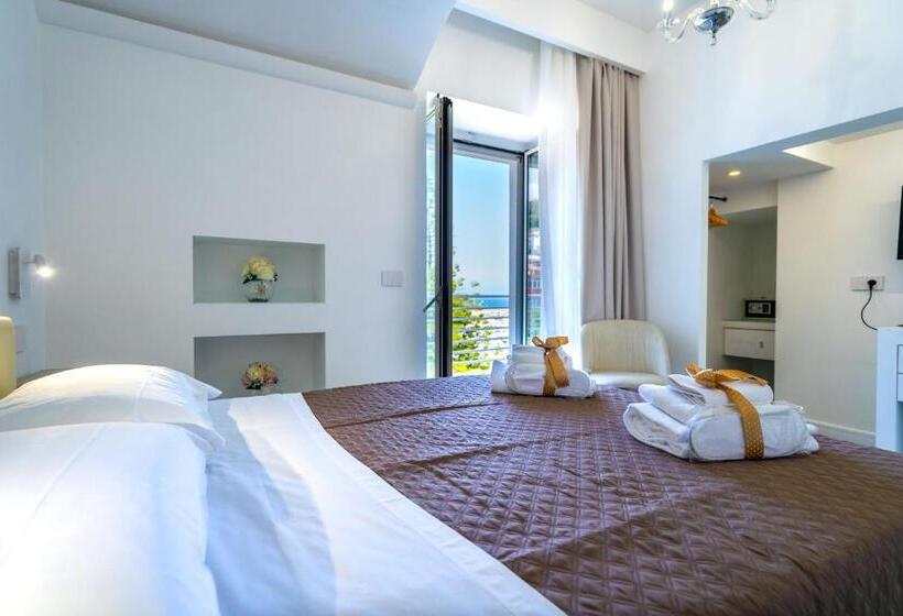 تختخواب و صبحانه Donna Adriana Rooms