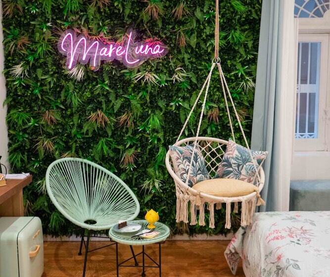 تختخواب و صبحانه Mareluna Rooms