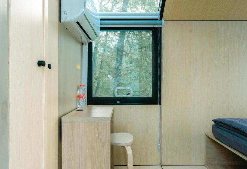 リゾートホテル Bobocabin Coban Rondo, Malang