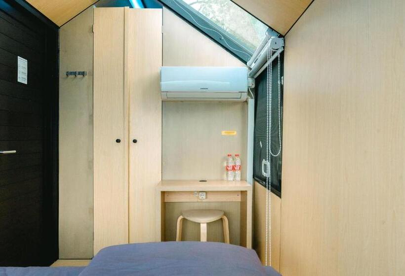 リゾートホテル Bobocabin Coban Rondo, Malang