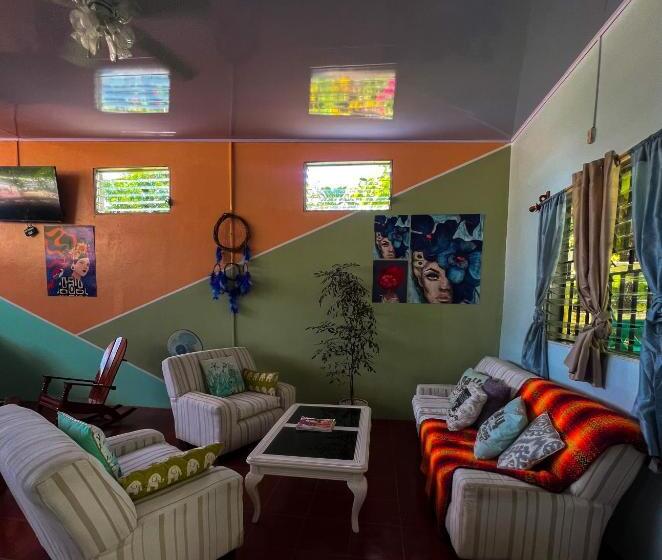 پانسیون Hostal Tortuga Viajera