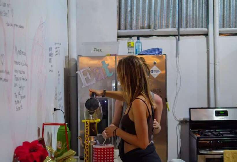 پانسیون Hostel Santafe