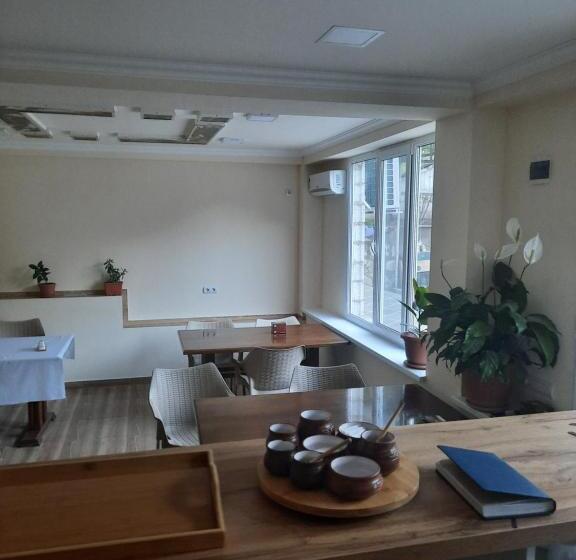 تختخواب و صبحانه Tumanyan S House