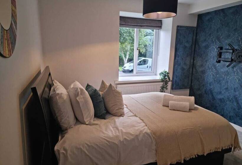 Park View Garden Apartment