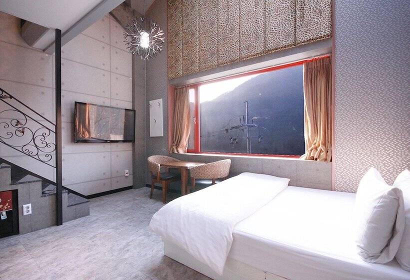 汽车旅馆  Chilgok Palgongsan S