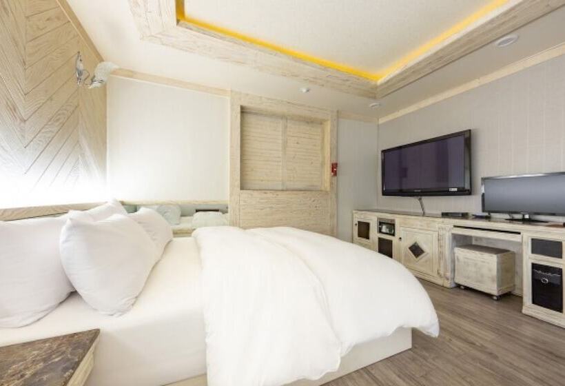 모텔 Daejeon Yongjeon Bobos