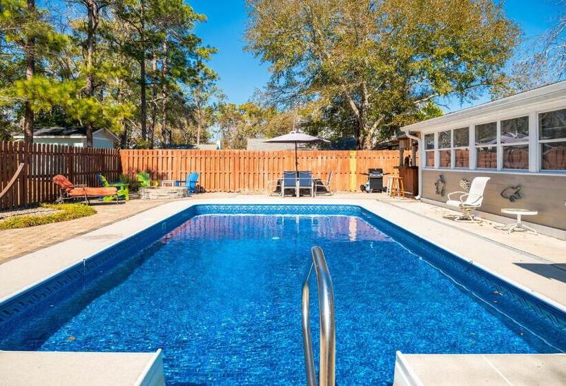 Barbee Beach House By Oak Island Accommodations