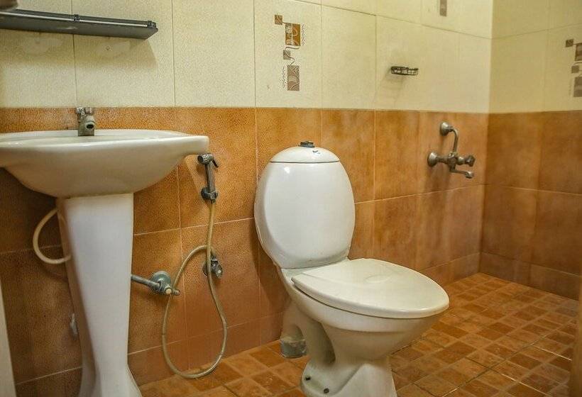 Fabhotel Hibiscus Stays   Nr Sholinganallur Water Lake & Vgp Aqua Kingdom