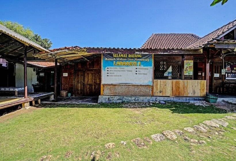 ホテル Oyo 91201 Larasati Homestay Pantai Klayar