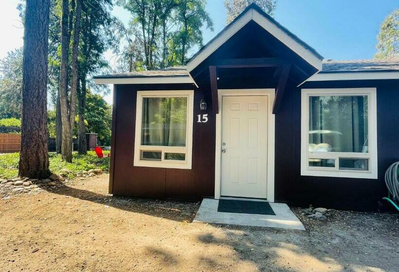 호텔 Riverfront Lodging