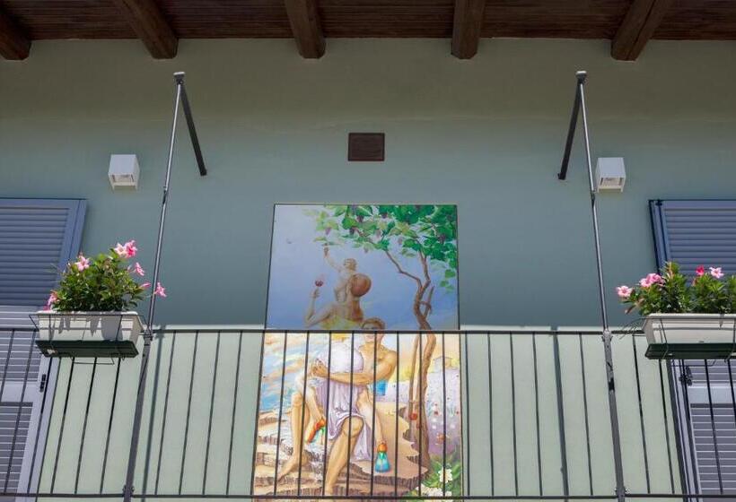 צימר Moncrivel Rooms & Relax